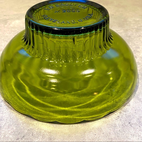 Vintage EO Brody Co M2000 Scalloped Bowl - Picture 6 of 7